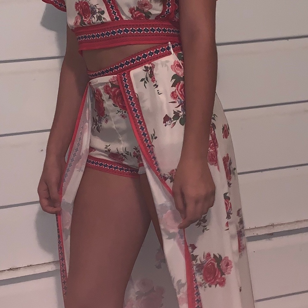 Two piece - Picture 3 of 3